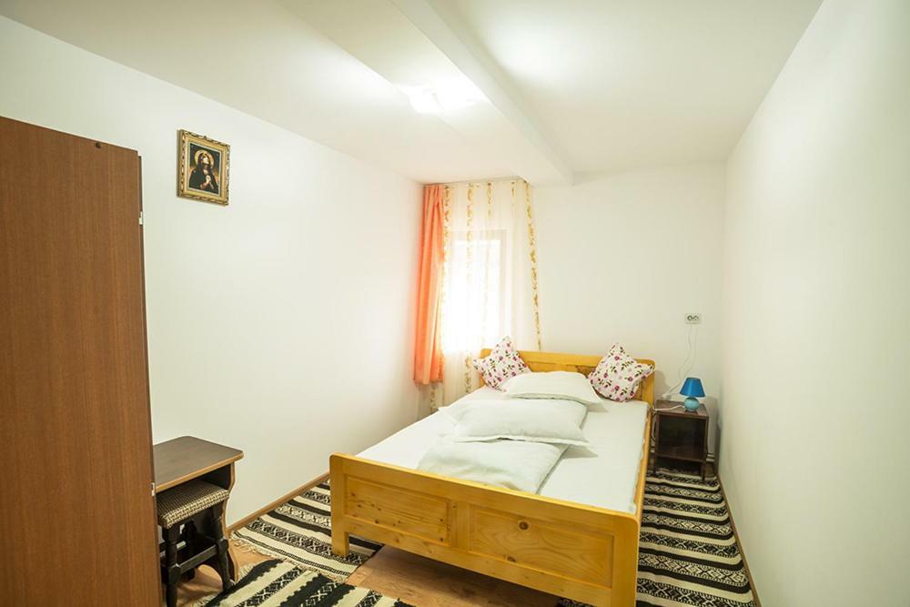 Casa Ionescu Hotel Садова Екстериор снимка